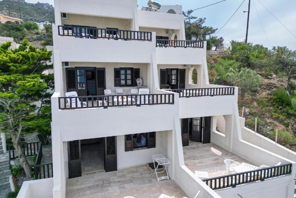 Pelagos Seafront Accommodation - George Myrties 외부 사진